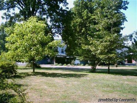 Four Creeks Bed & Breakfast Girard Exterior photo